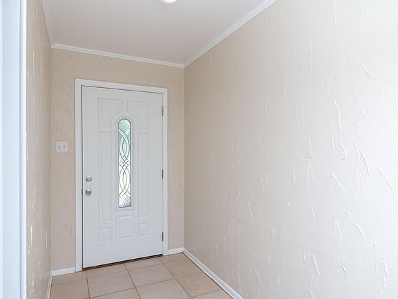 4th image of 12805 Cambridge Blvd