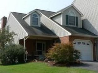 122 Pepperton Ct, Lititz, PA 17543