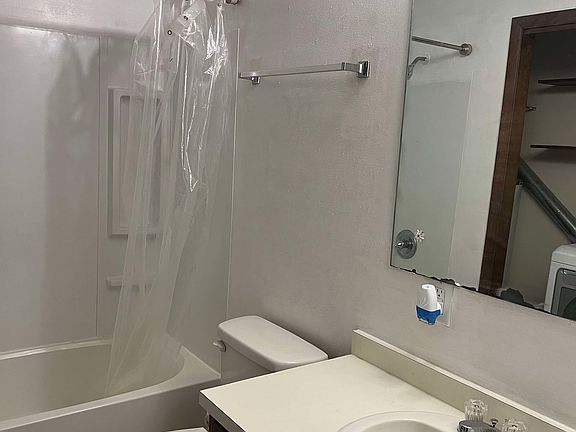5th image of 28 N Pindwood Ln #1S