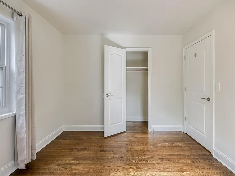 1523 Oakview Rd #4 — Photo 13