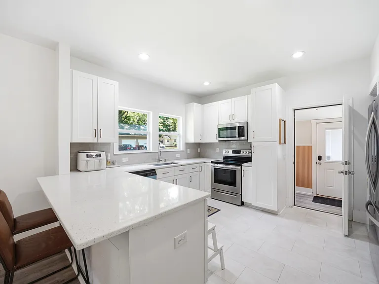 2601 Derita Ave — Photo 15