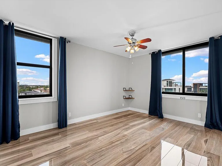 911 Ocean Dr #601 — Photo 35