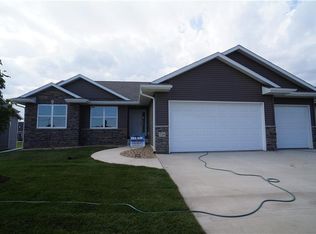 728 Raleigh Ln, Marion, IA 52302