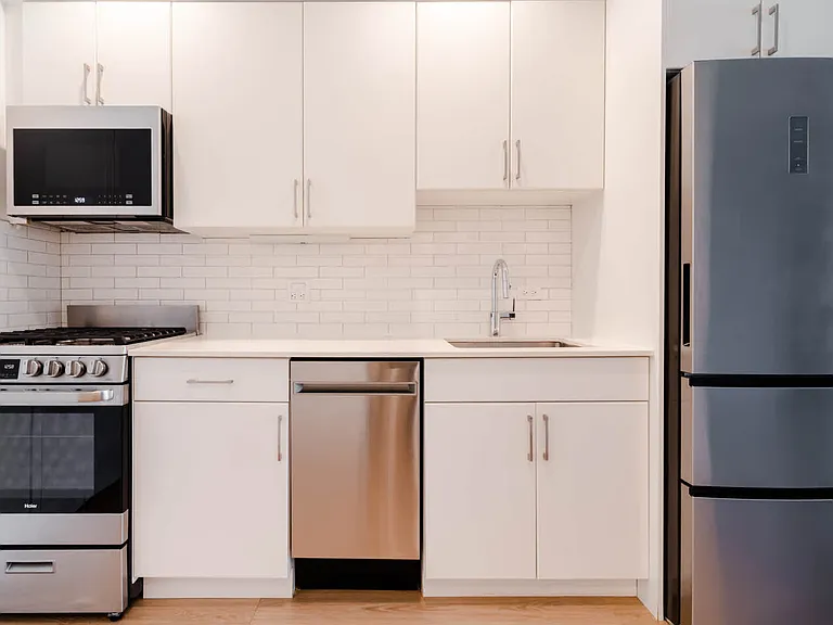 600 Washington St #209 — Photo 8