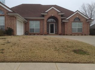 740 Evergreen Dr, Hurst, TX 76054