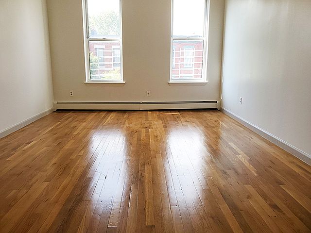 1st image of 125 Somers St #4