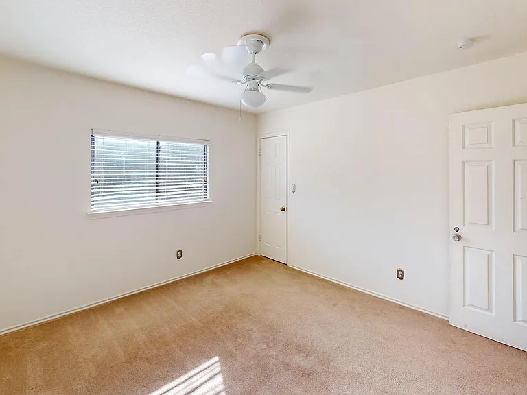 904 Purple Martin Ct — Photo 9