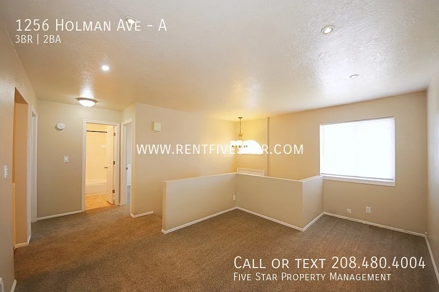 Spacious 3 Bedroom Duplex in North Pocatello! — Photo 3