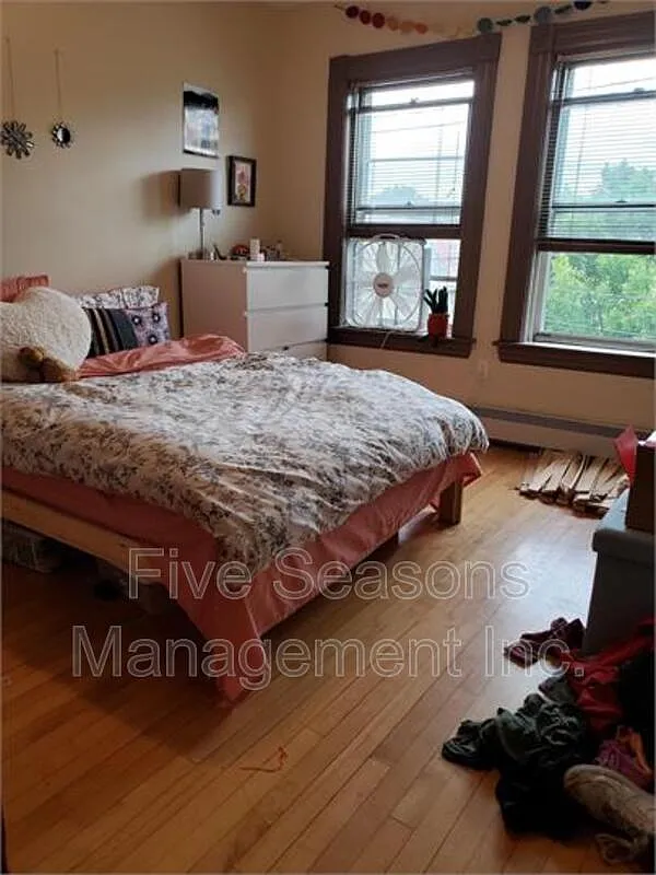 Building Photo - 76 N Union St #2