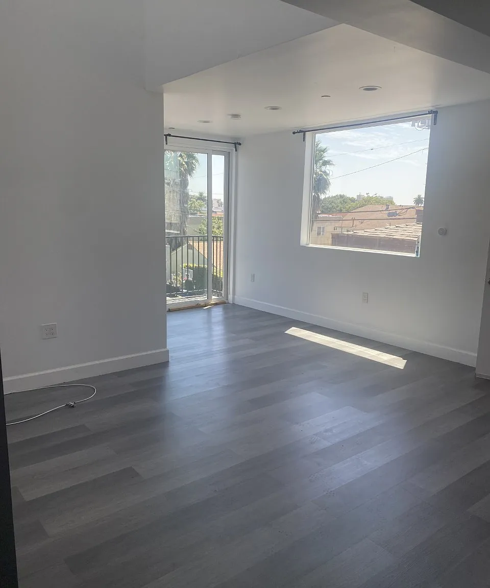 3 bed, 1350 sqft, $3,100 — Photo 3
