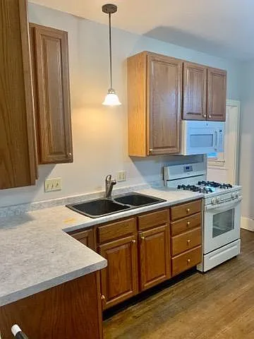 2636 Queen St — Photo 15