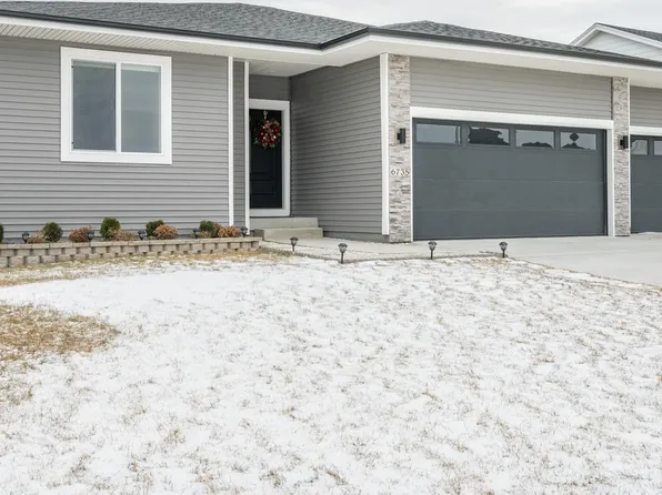 6735 Rynor St, Johnston, IA 50131