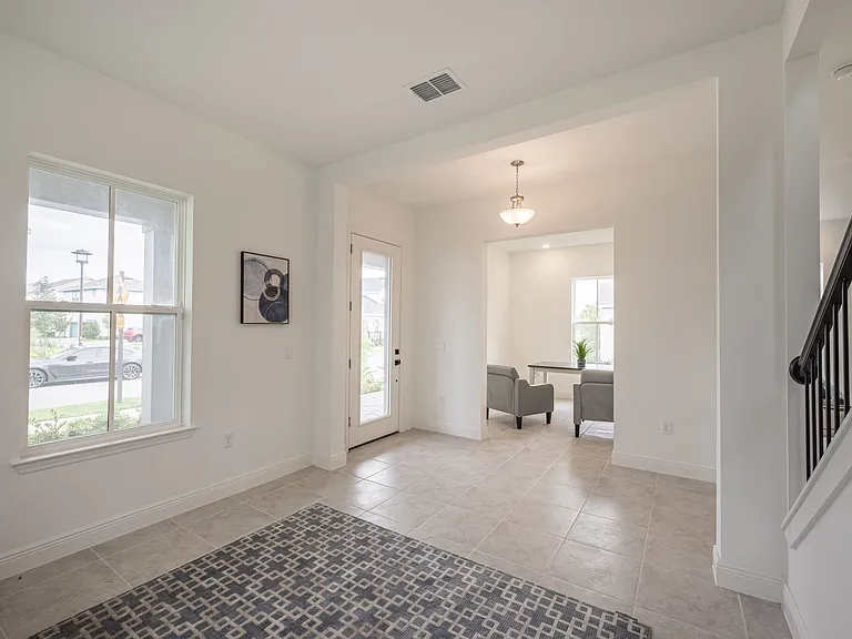 10132 Peebles St — Photo 7