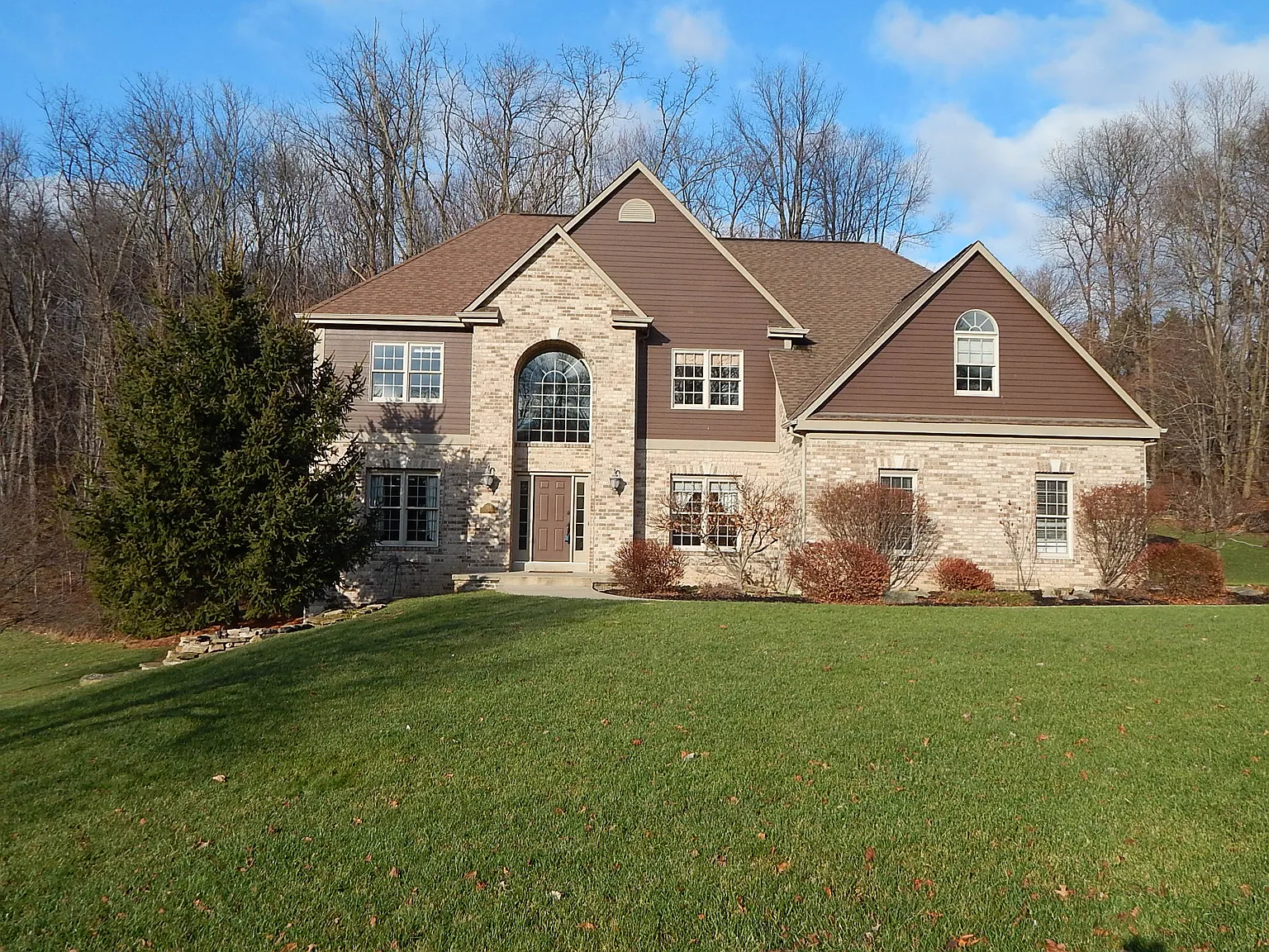 319 Frey Dr photo 1