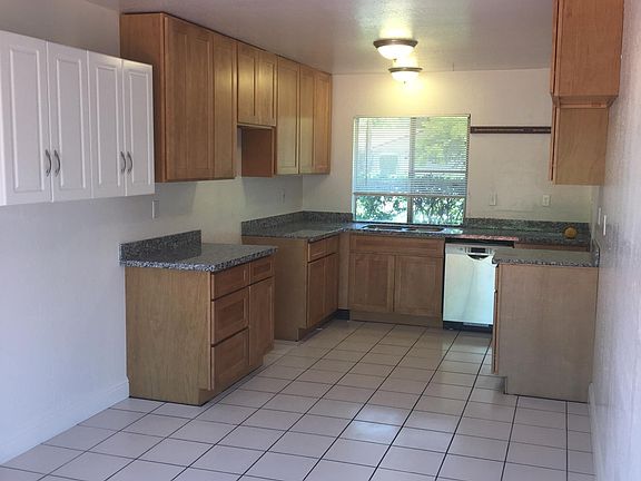 4th image of 1745 Cheney Dr