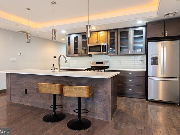 5th image of 1541 Ridge Ave #2