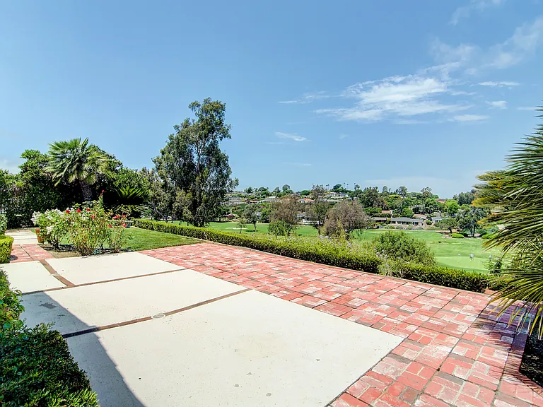 24261 Cascades Dr — Photo 33