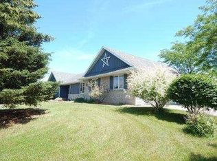 N818 Fairway Dr, Fort Atkinson, WI 53538