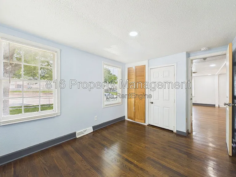 810 S Woodland Ave — Photo 13