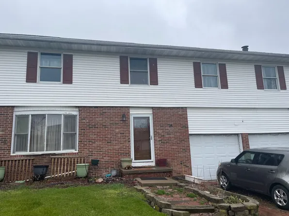 7 Hayes Dr, Danvers, IL 61732