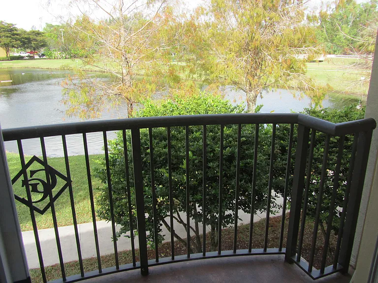 700 Crestwood Ct S #704 — Photo 29