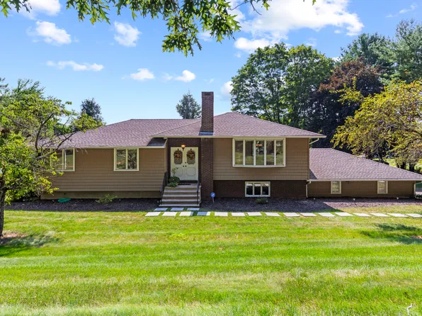 679 Totoket Road, North Branford, CT 06472