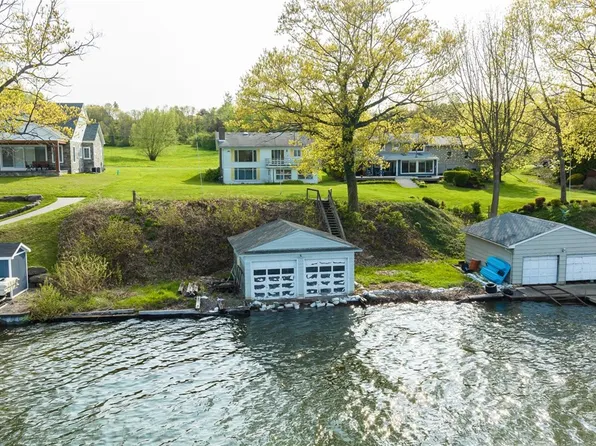 6396 Ann Lee Dr, North Rose, NY 14516