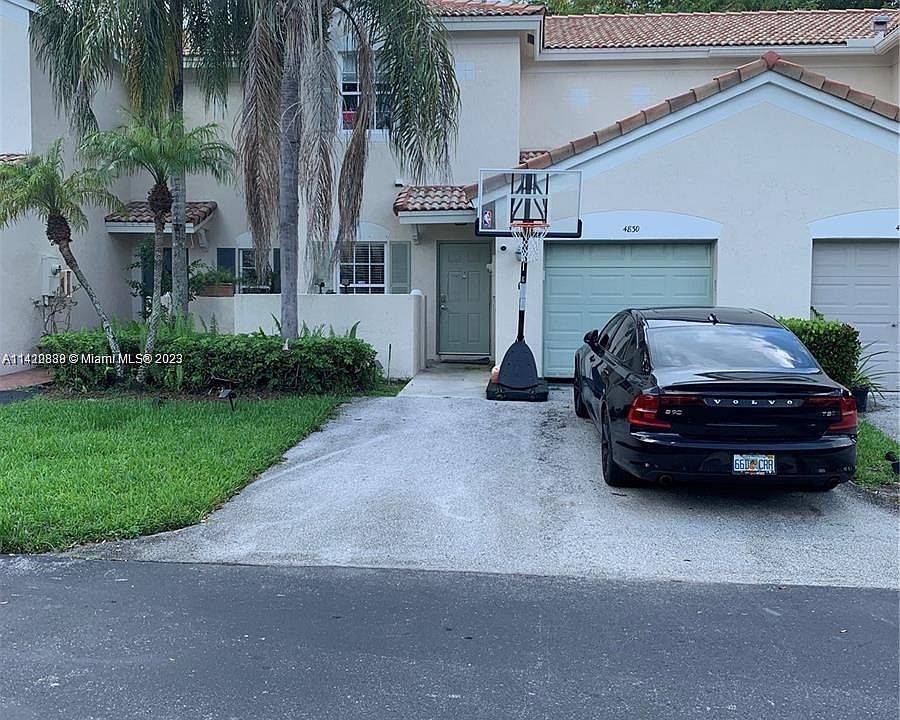 1st image of 4830 SW 32nd Ter