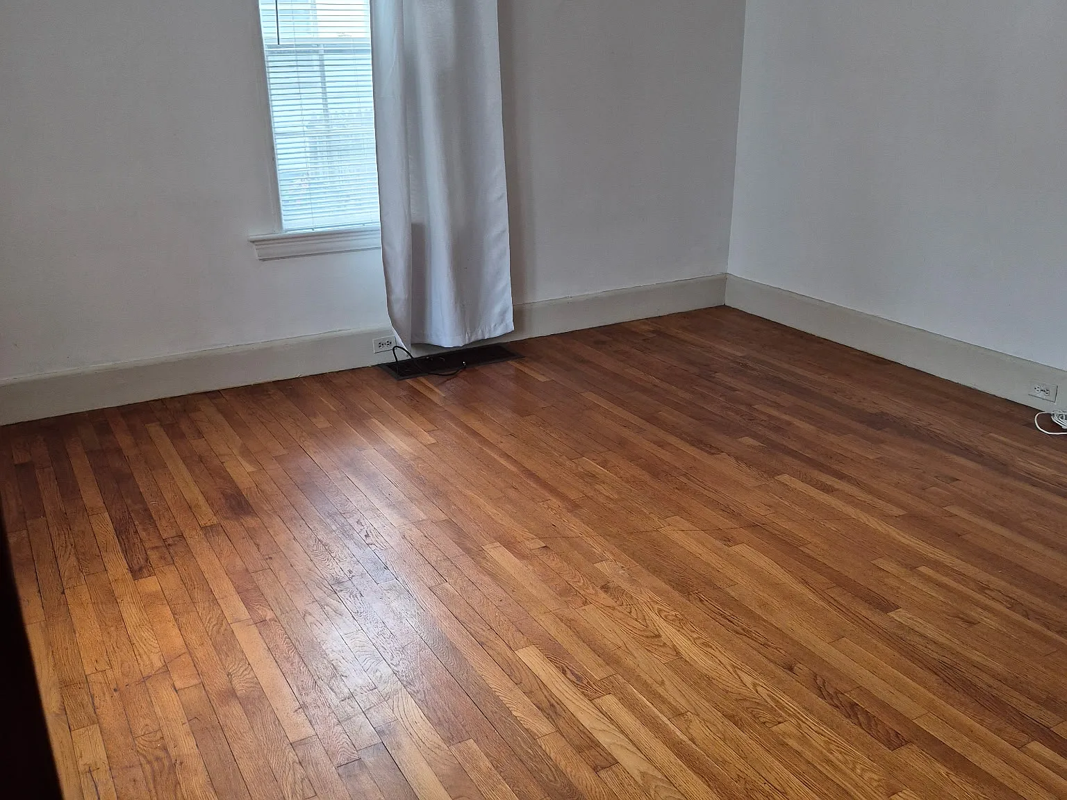 1 bed, 700 sqft, $2,450 — Photo 2