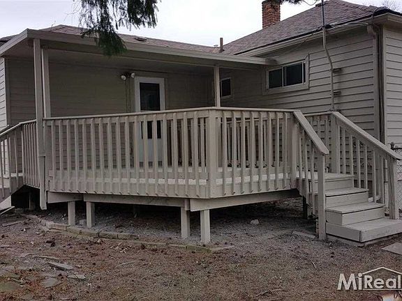 3rd image of 31344 Florence St
