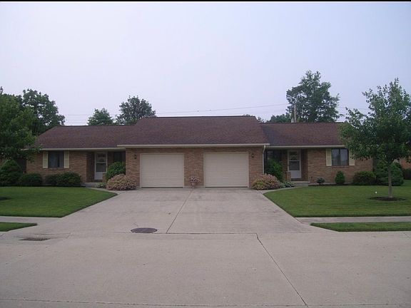4th image of 923 Emerald Ave