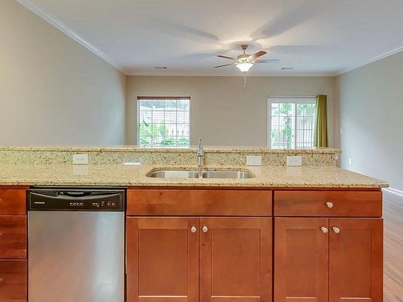 4th image of 42 Bay Springs Dr