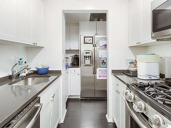 3rd image of 136 E 56th St APT 16D