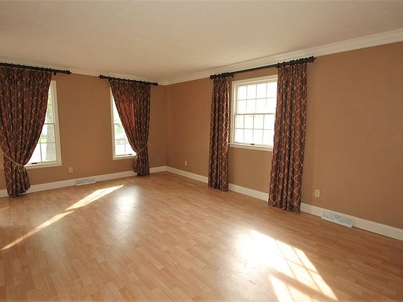 4th image of 1714 W Tiffany Ct
