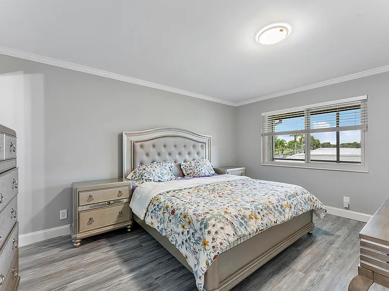 118 Lake Constance Dr — Photo 11