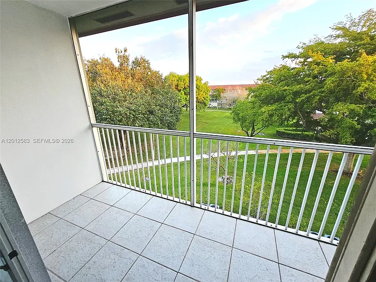 13250 SW 7th Ct #402L — Photo 4