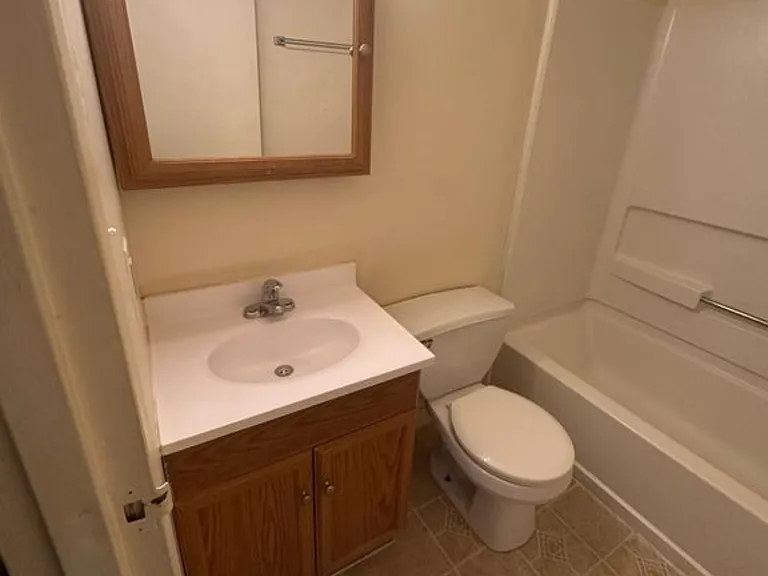 35 Lancaster Est #35 — Photo 13