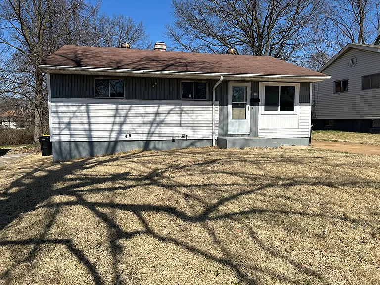213 Ben Nevis Rd — Photo 2