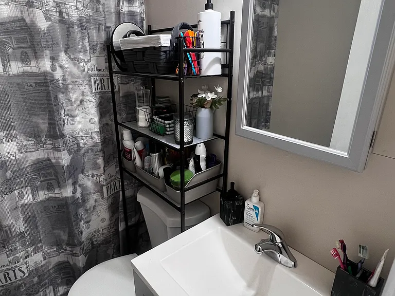 16 Gwynne Ln — Photo 2