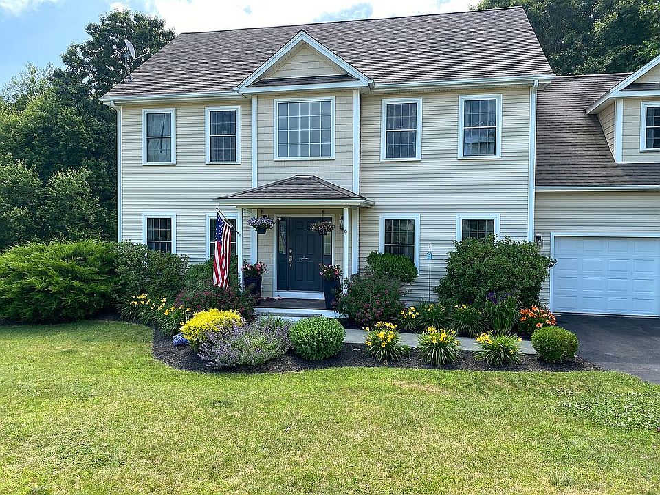 1st image of 6 Lindsay Ln