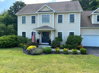 6 Lindsay Ln, Pawcatuck, CT 06379