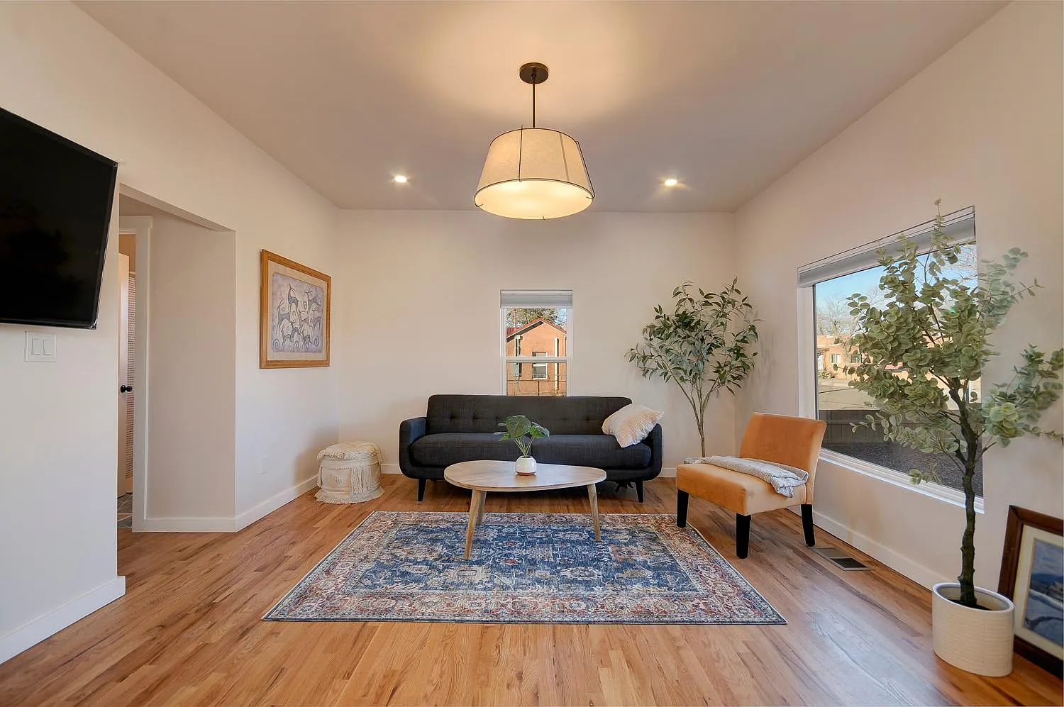 2 bed, 950 sqft, $2,275 — Photo 3