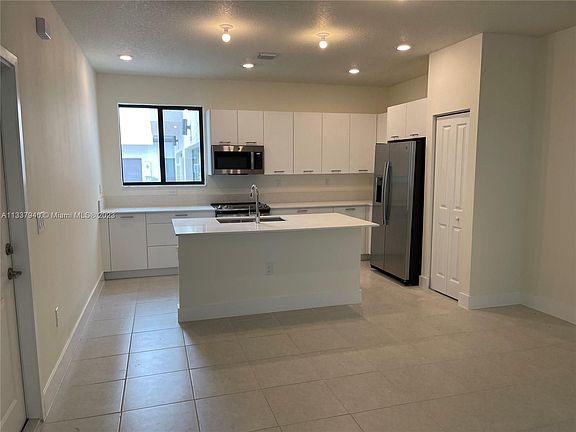 3rd image of 4462 NW 83rd Pkwy #4462