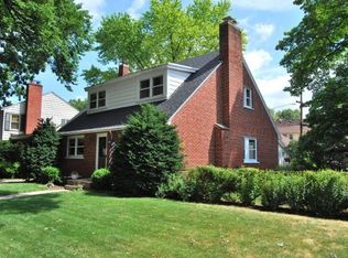 2640 N 74th St, Wauwatosa, WI 53213