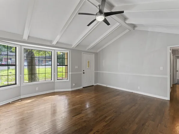 1826 Winding Way Dr, White House, TN 37188