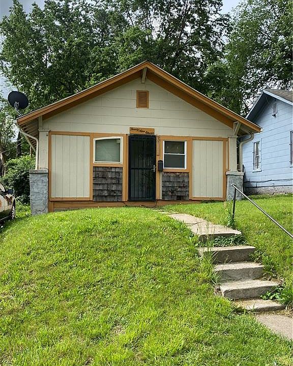 1st image of 2911 E 61st St