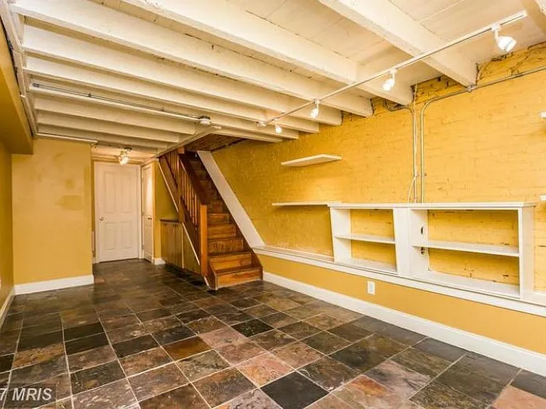 30 E Heath St #PRIMARYROOM — Photo 19