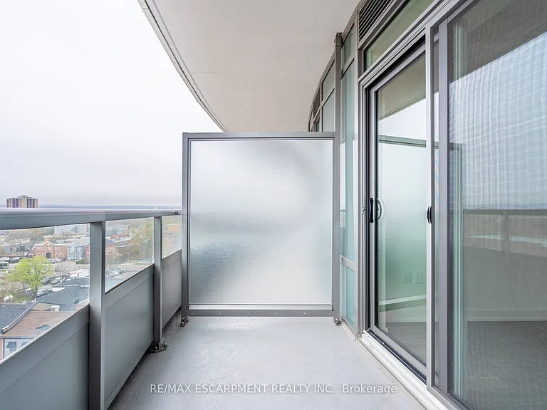 212 King William St #816 — Photo 16