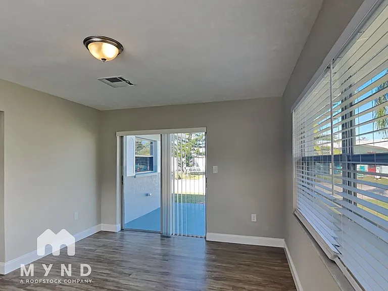 9116 Glen Moor Ln — Photo 12