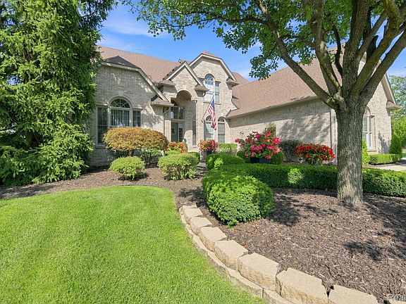 2nd image of 63767 Inverness Dr